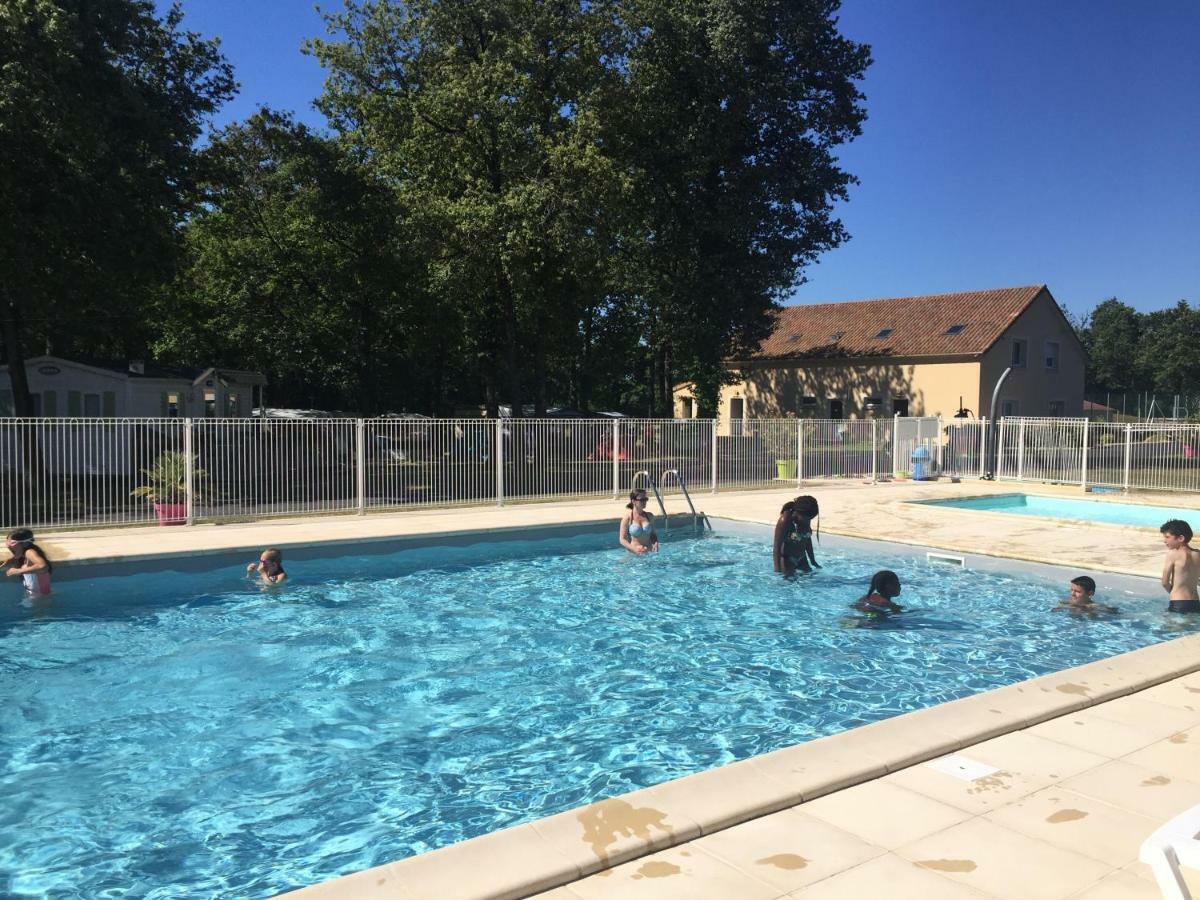 Camping Les Petites Minaudieres Hotell Saint-Sauveur  Eksteriør bilde