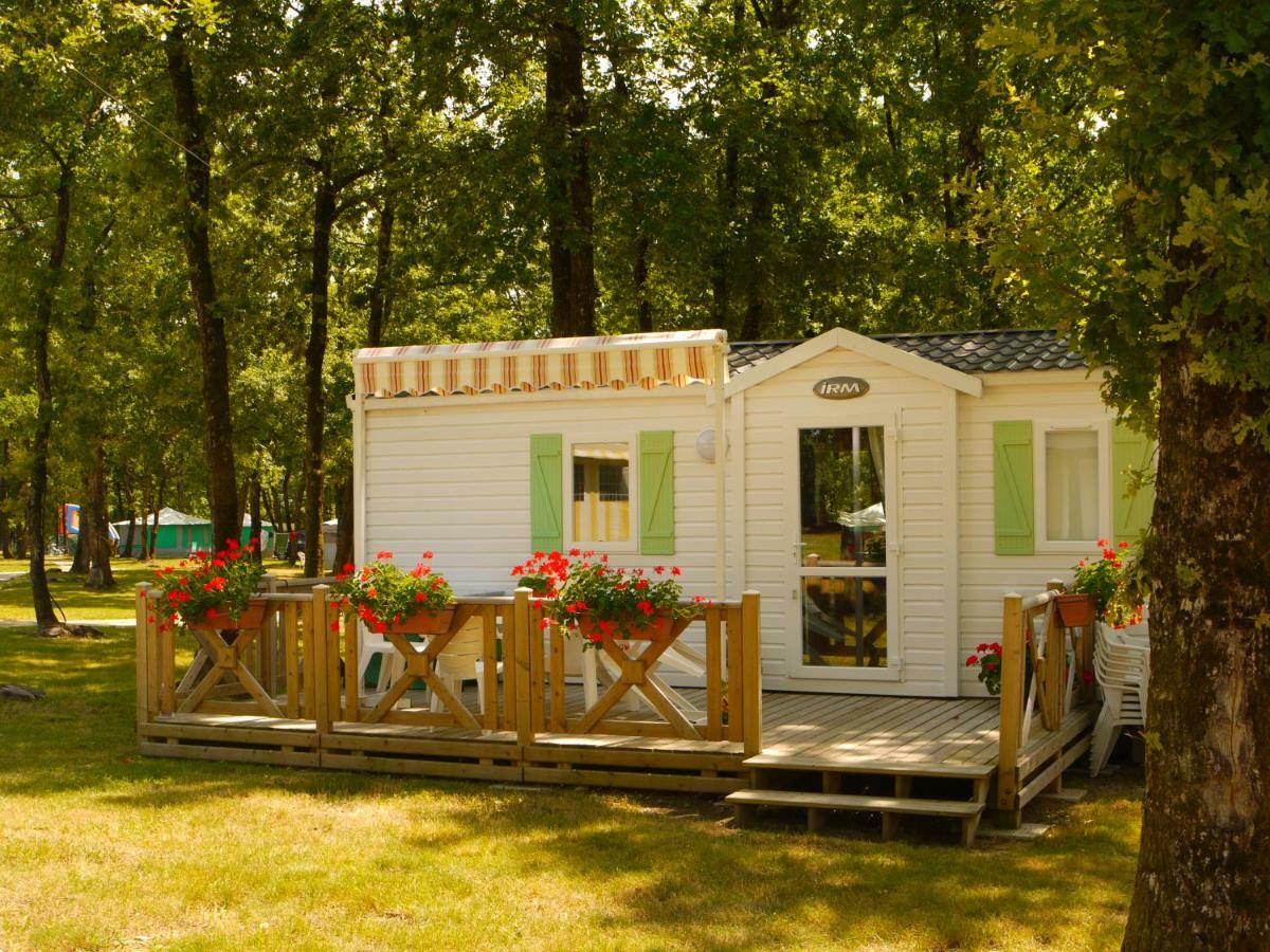 Camping Les Petites Minaudieres Hotell Saint-Sauveur  Eksteriør bilde