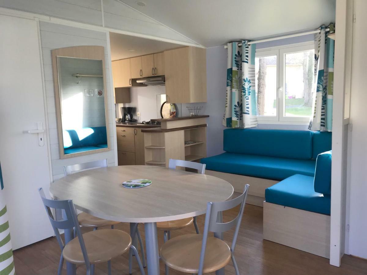 Camping Les Petites Minaudieres Hotell Saint-Sauveur  Eksteriør bilde