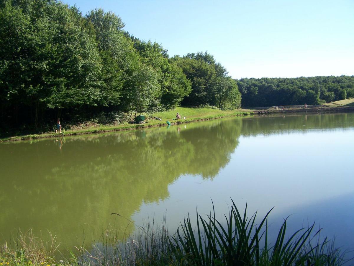 Camping Les Petites Minaudieres Hotell Saint-Sauveur  Eksteriør bilde